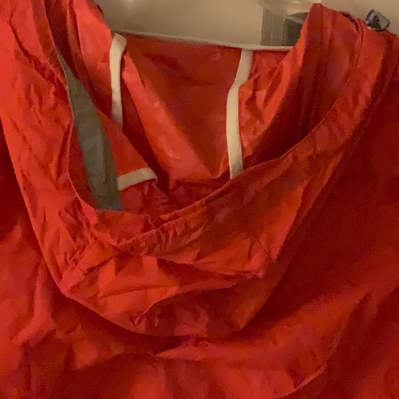 NWT! Gap Men’s Packable Water Resistant Jacket. Orange XL. Full Zip - Picture 5 of 7